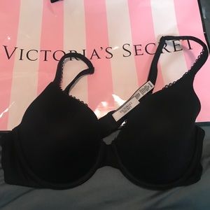 Victoria Secret bra in 34C